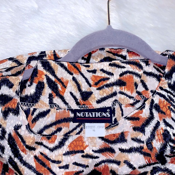 Really Beautiful Silky Short Sleeves Scoop Neck, Scoop Vented Dressy Blouse - Picture 4 of 11